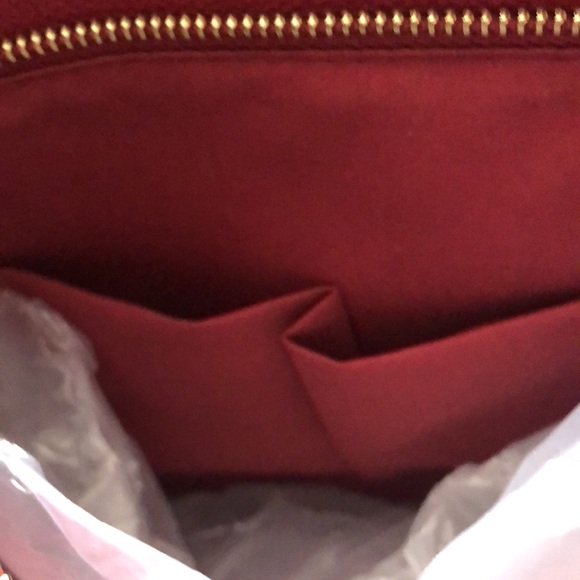 NWT Ahdorned Faux Leather Front Tab Crossbody w/ 2 Fashion Straps - Picture 7 of 9